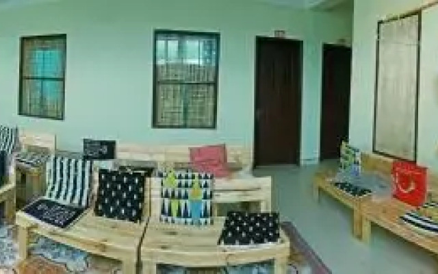 Toms Hostel