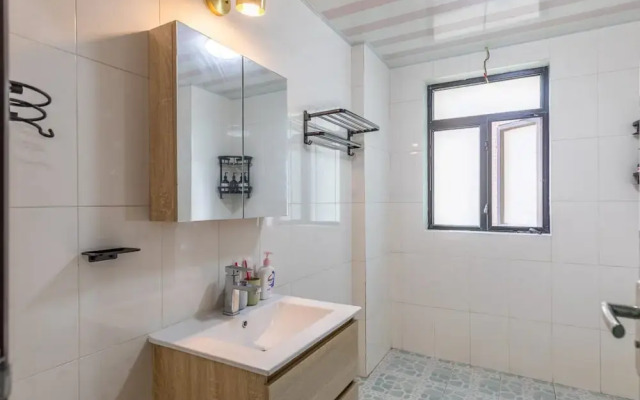 Locals Boutique Apartment Huafa Plaza 29