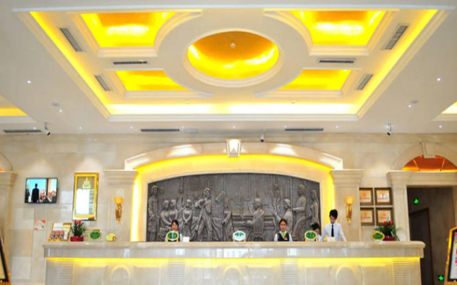 Vienna International Hotel Xinyang Yangshan New District Branch