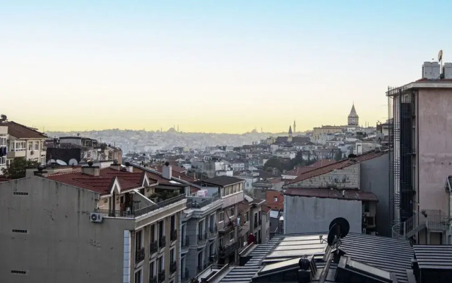 Modern Flat Close to Istiklal Street With Balcony