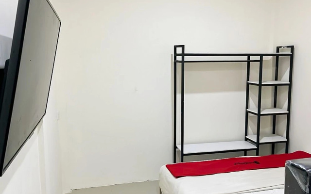 RedDoorz near Sungai Panas Batam – Guest Rooms – Batam