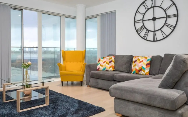 Impeccable 3-bed Apartment in London