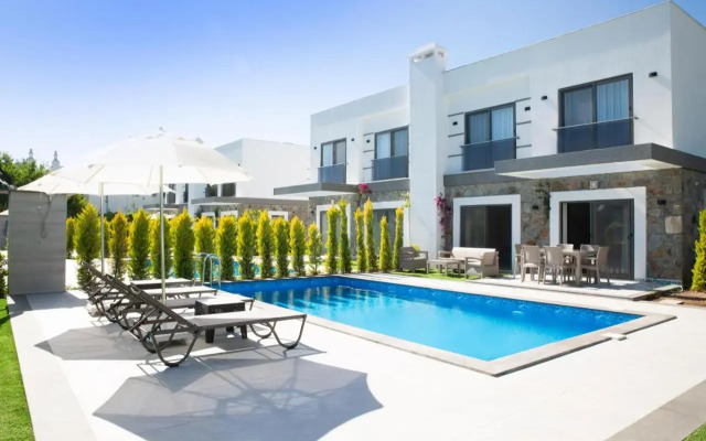 BD4109 Two BedroomedVilla withPool inBodrumYalikavak