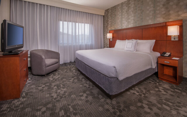 Courtyard Dulles Airport Chantilly