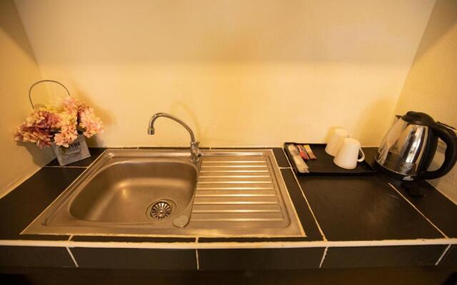Lily Holiday Hotel