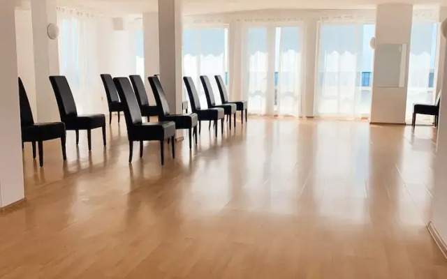 Mint Family Hotel