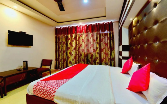 Hotel Paras By OYO Rooms