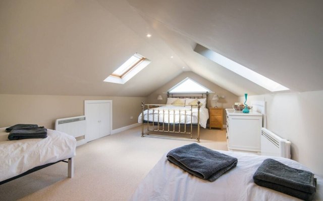 Super Spacious Barn Conversion With Free Wifi, Netflix Fireplace