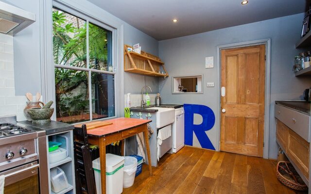 Stunning Stylish 3 Bed House in Fantastic Location