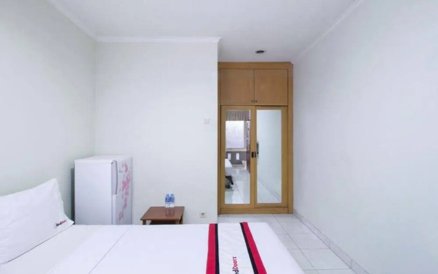 RedDoorz Near WTC Sudirman 2