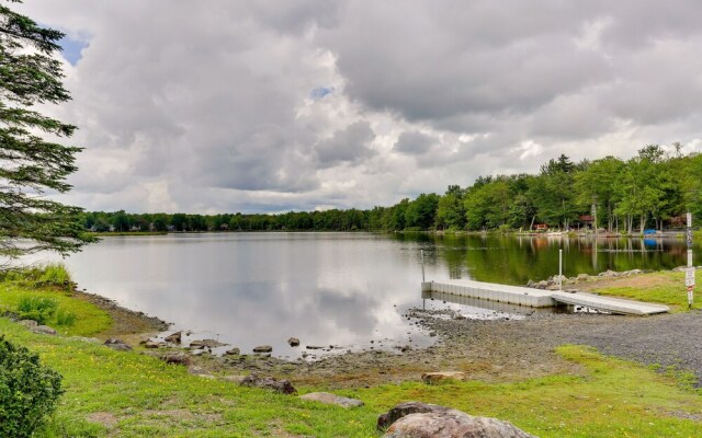 Tobyhanna Retreat w/ Deck, Pool + Lake Access!