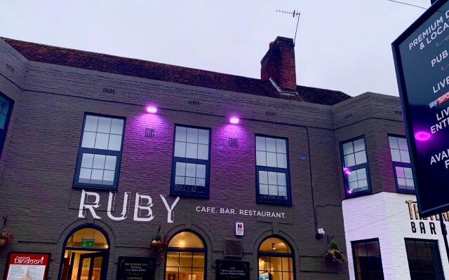 RUBY Pub and Hotel