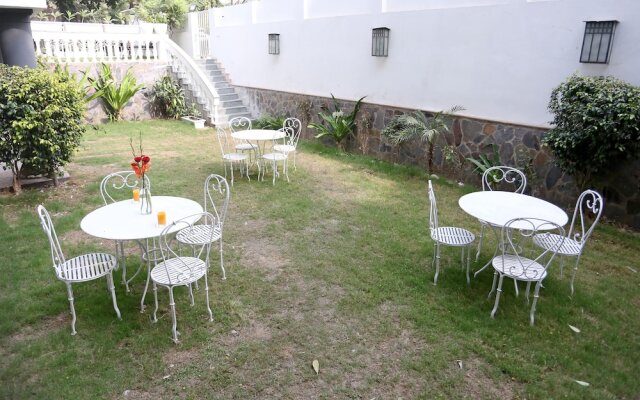 OYO Townhouse 020 Huda Metro South City 1