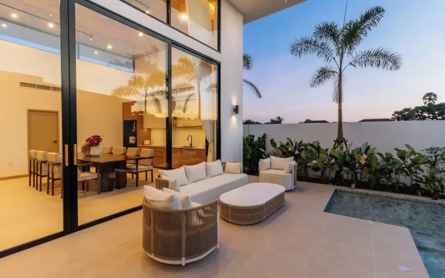New 4BR Pool Villa Modern Oasis V283