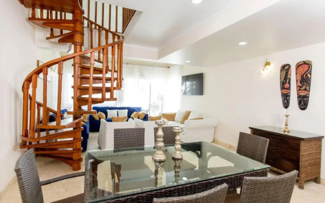 Bavaro Beachfront Penthouse 4 bdr/5 Bth 10+ Guests