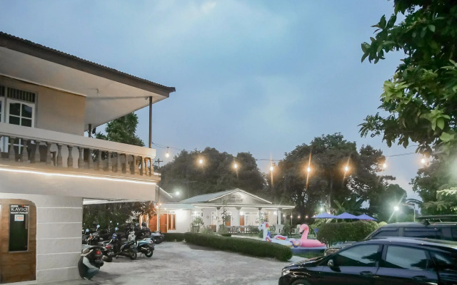 Residences by RedDoorz near Taman Safari