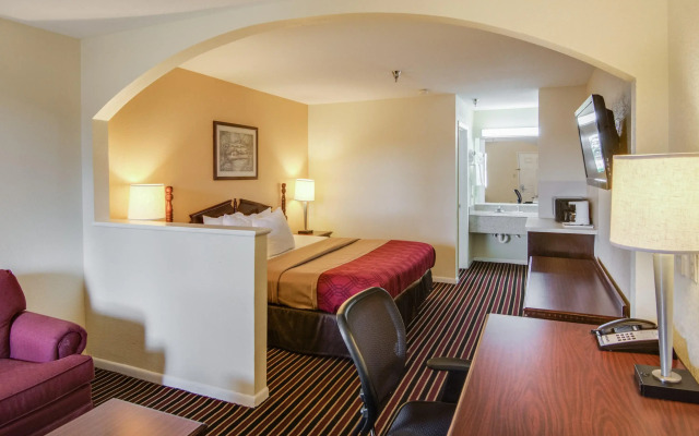 Rodeway Inn & Suites Highway 290 Northwest