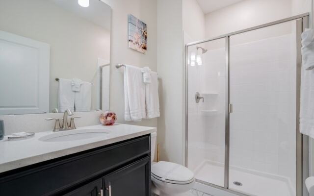 1566plunker 4 Bedroom Townhouse by RedAwning