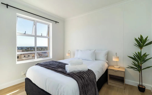 2 Bedroom, Mountain View Penthouse, Century City