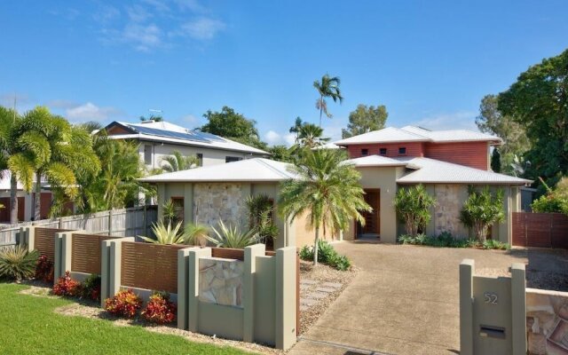 Luxury Home near Marina