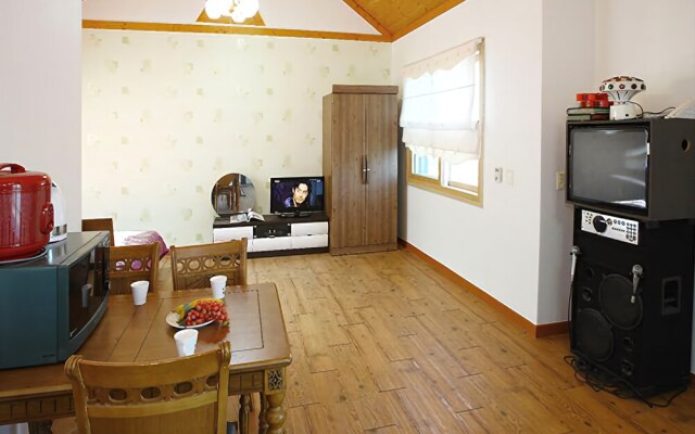 Taean Golden Chive Pension