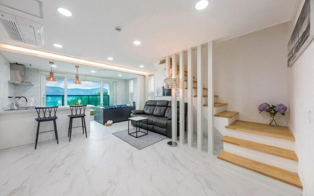Arco Poolvilla Pension
