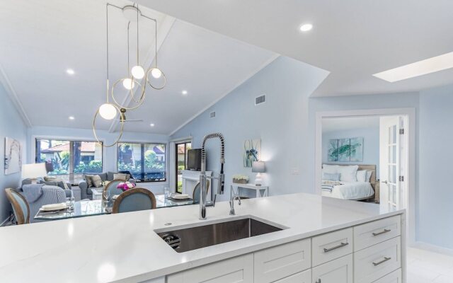 Yellow Pine Duplex Close to Pool & Tennis