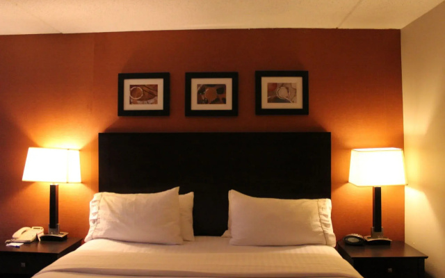Holiday Inn Express Hotel & Suites Danbury - I-84 by IHG