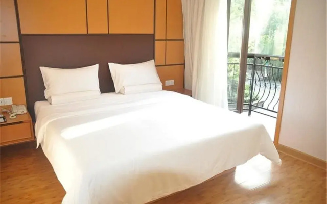 Ji Hotel (CCNICEC, Chengdu)