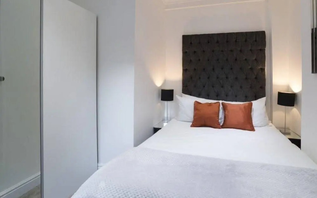 Charming Tower Bridge Apartment