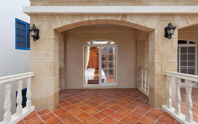 Bletani Hotel