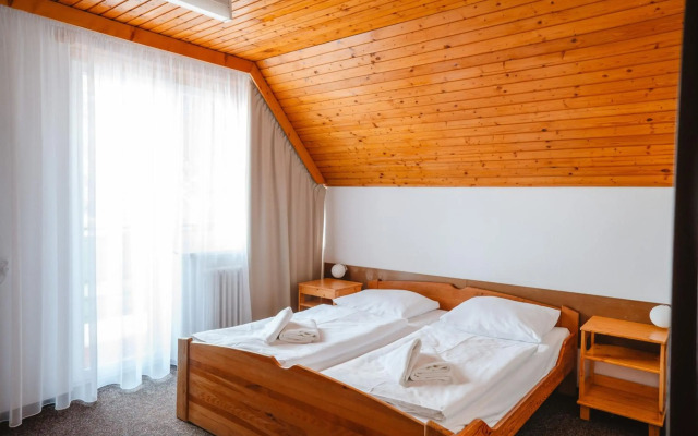 Hotel FIS