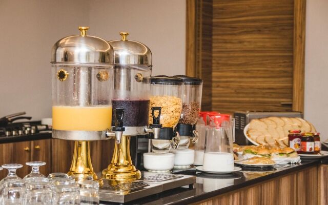 Bon Hotel Platinum