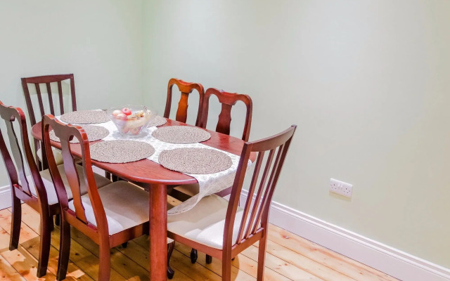 Newly Furnished Flat on Leith Walk, Sleeps 4