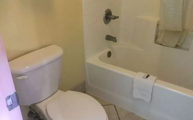 Luxury Inn and Suites Seaworld Lackland