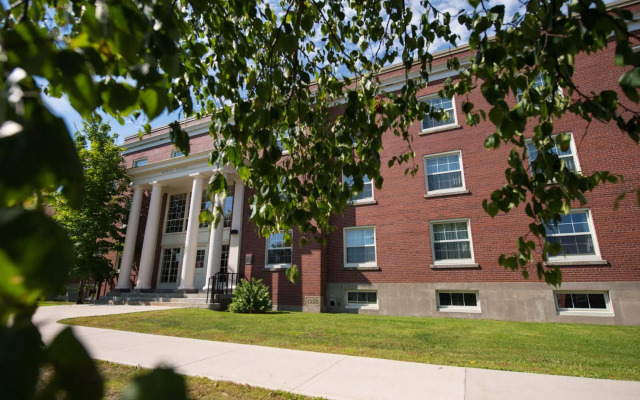 UNB Fredericton Summer Hotel