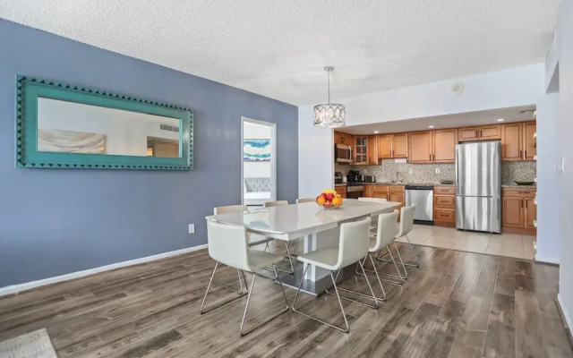 Amazing Condo 3 min to the Beach