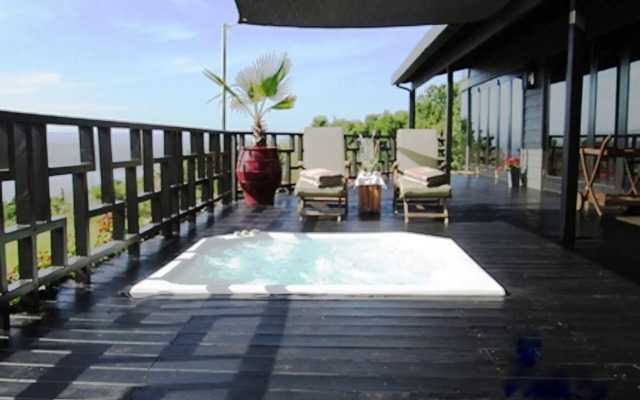 Ichibi Lakeside Lodge