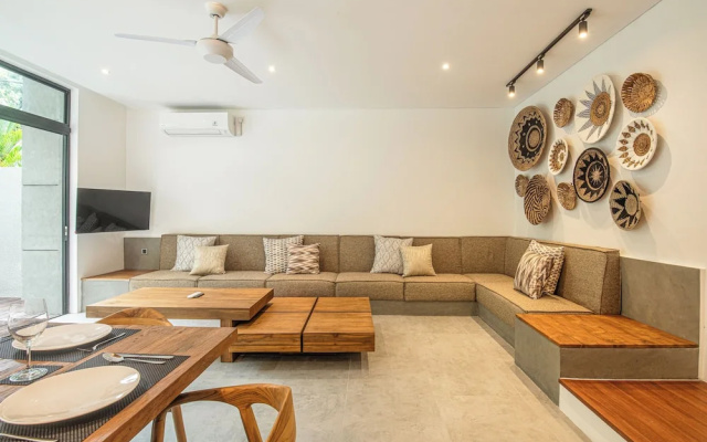 Designer 5br Villa 400m to Caf del Mar