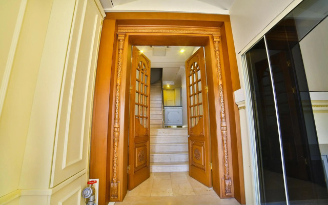 Nayla Palace Hotel