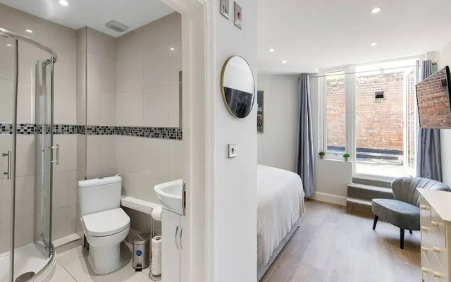 Perfect Flat Next to Highgate Station