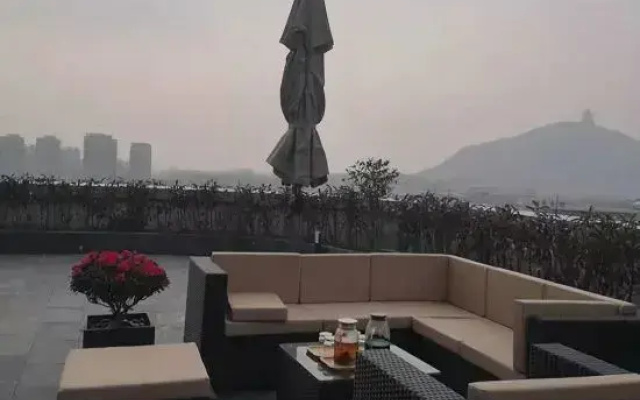 Atour Hotel Huzhou Administrative Center on Taihu Road
