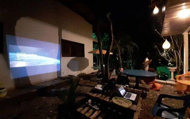 Macaco Surf Hostel