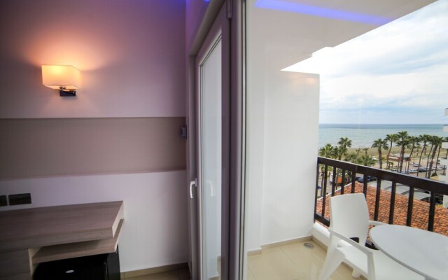 Les Palmiers Luxury Suites