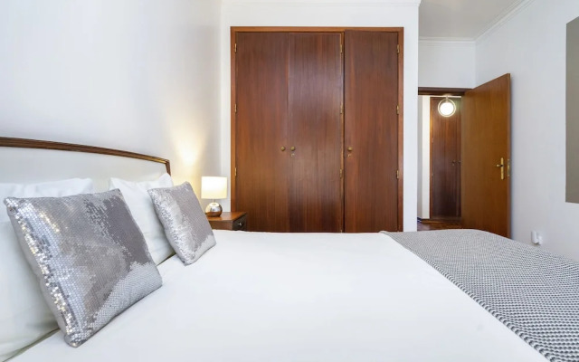 Damasceno Large Apartment