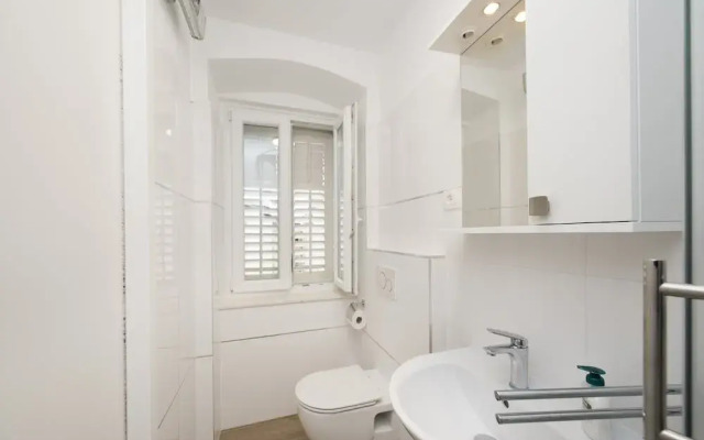 InMotion Luxury Rooms