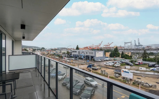 Apartport With Port View by Renters