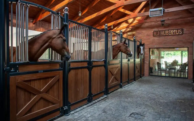 Hubertus Aparthotel & Restaurant & Horse Club