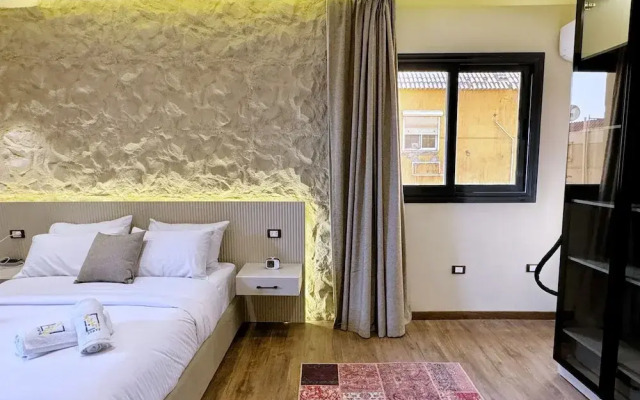 The Built-up 2 BDR Condo 15 min to CAI Airpt