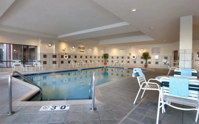 Courtyard Madison East